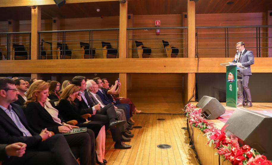 150 espetáculos e apoio inédito do Estado: Curitiba terá a maior programação natalina do Brasil