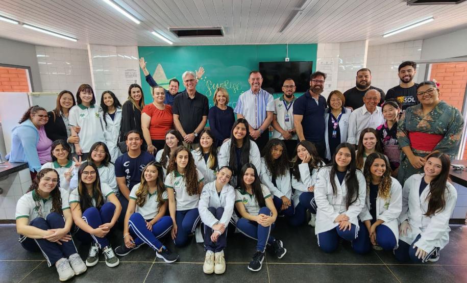 Colégio do Paraná promove protagonismo feminino na ciência com startup inovadora