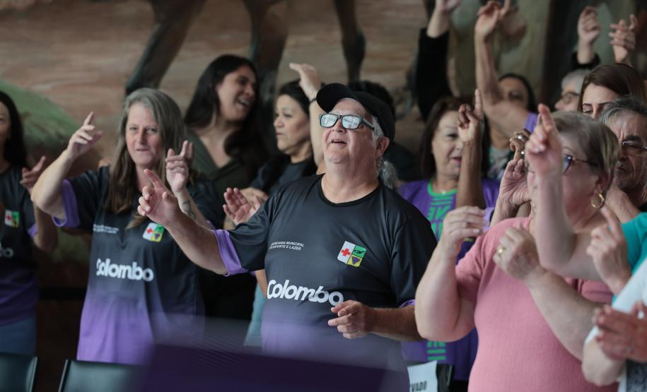 Estado lança programa Paraná Amigo da Pessoa Idosa e oficializa Bolsa Cuidador