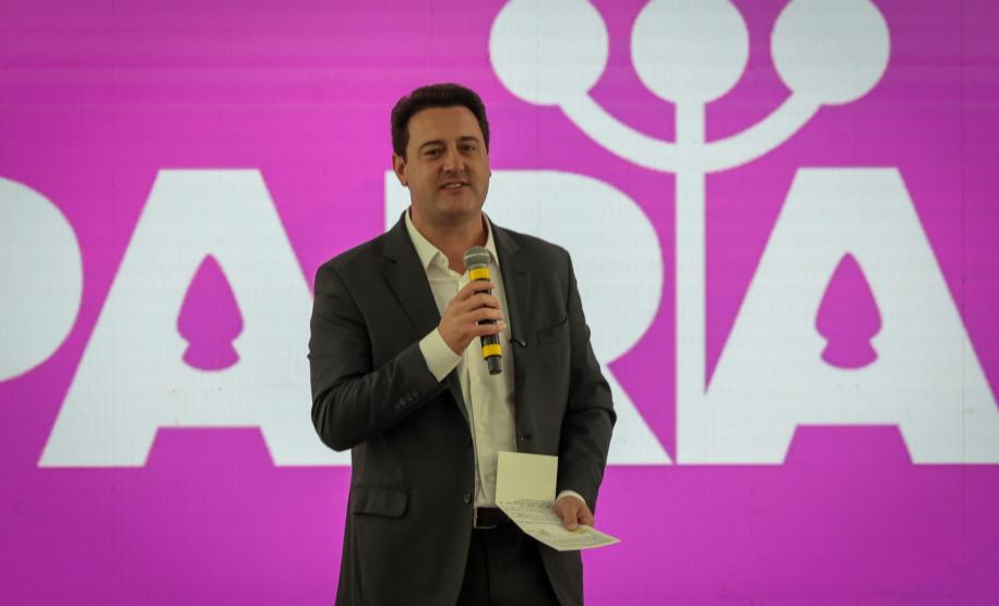 Estado lança programa Paraná Amigo da Pessoa Idosa e oficializa Bolsa Cuidador