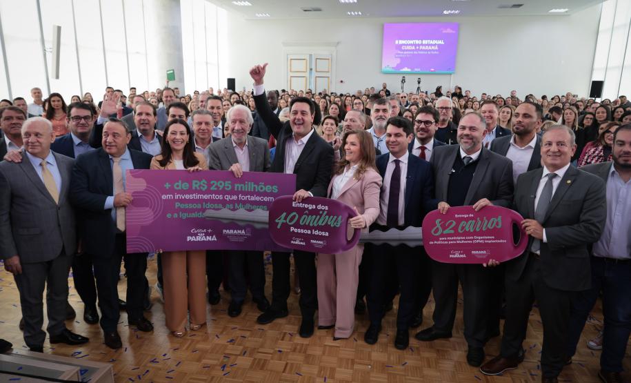 Estado lança programa Paraná Amigo da Pessoa Idosa e oficializa Bolsa Cuidador
