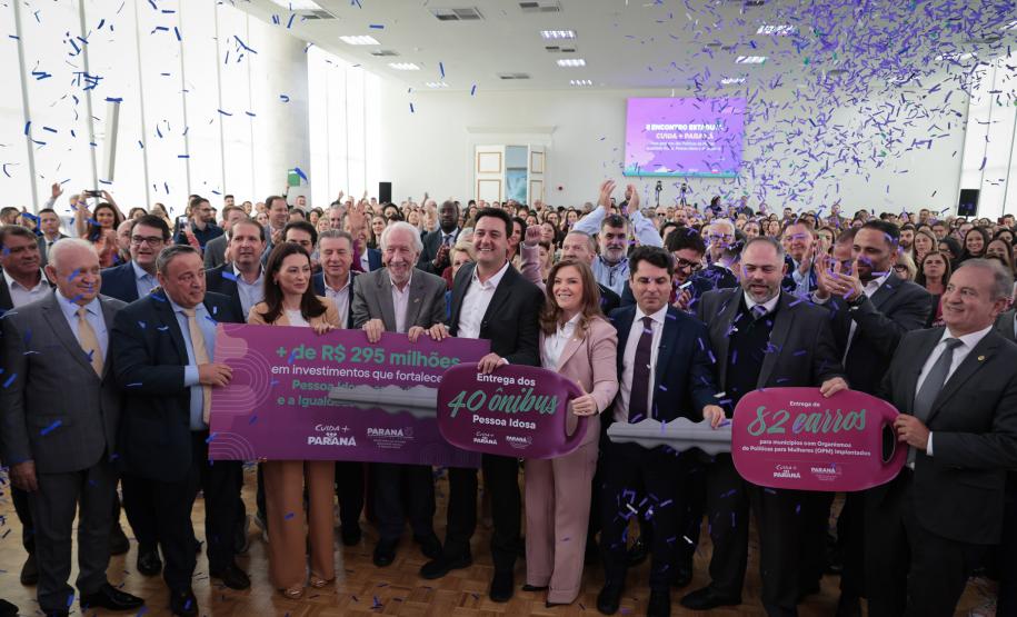 Estado lança programa Paraná Amigo da Pessoa Idosa e oficializa Bolsa Cuidador