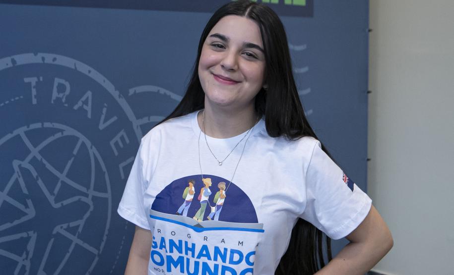 Lara Tonetto, aluna do Colégio Estadual Rocha Pombo, em Capanema.