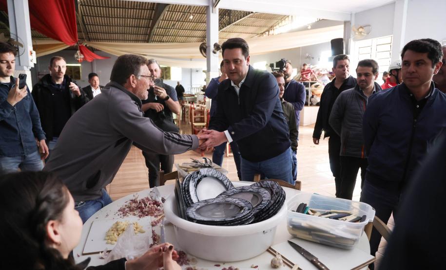 Em Rio Bonito do Iguaçu, Ratinho Junior anuncia força-tarefa para reconstrução das casas