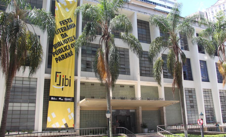 Agenda cultural tem Troféu Gralha Azul, Ney Matogrosso, Festa Literária e mostra inédita