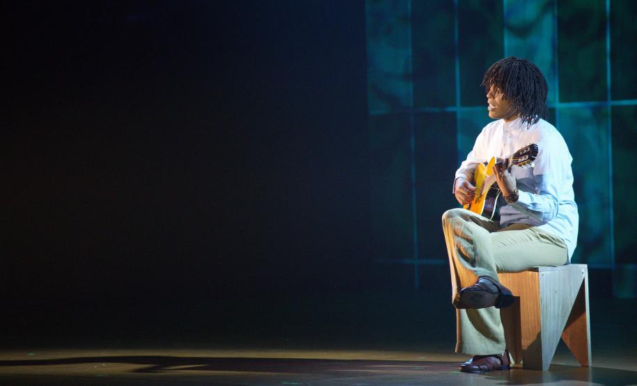 Agenda cultural tem musical do Djavan, Mozart no MON e duas novas exposições nos museus