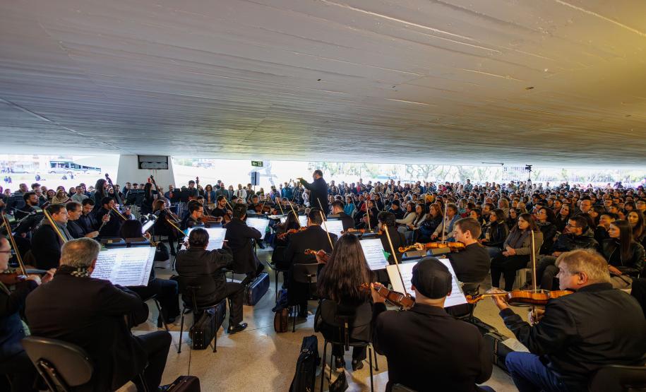 Agenda cultural tem musical do Djavan, Mozart no MON e duas novas exposições nos museus