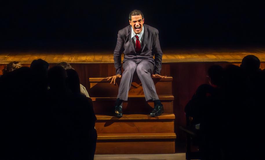 Agenda cultural tem Troféu Gralha Azul, Ney Matogrosso, Festa Literária e mostra inédita