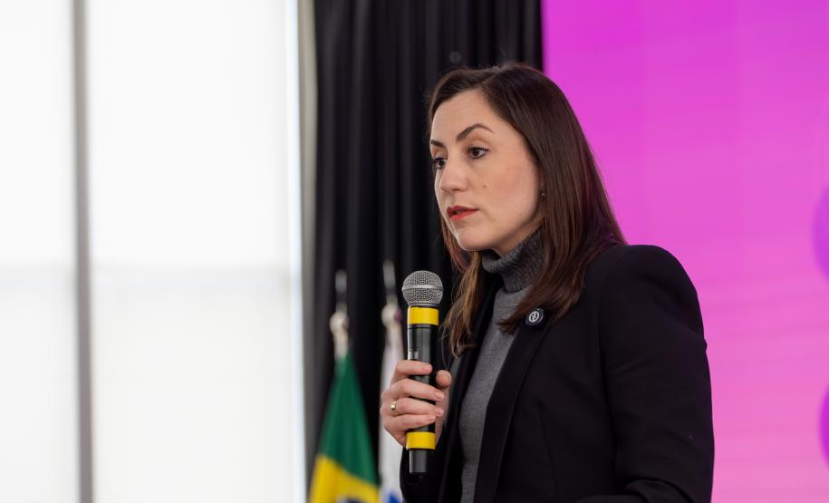 Estado lança programa Paraná Amigo da Pessoa Idosa e oficializa Bolsa Cuidador