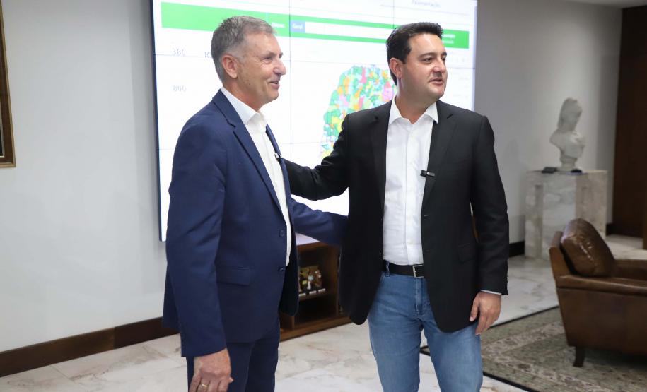 Estado vai pagar 13º salário integral no dia 5 de dezembro, anuncia governador