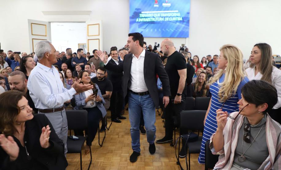 Estado e Prefeitura de Curitiba firmam convênios de R$ 181 milhões para trinário e Escola de Circo