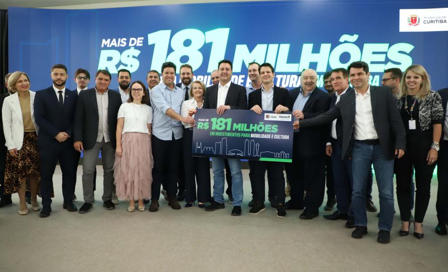 Estado e Prefeitura de Curitiba firmam convênios de R$ 181 milhões para trinário e Escola de Circo