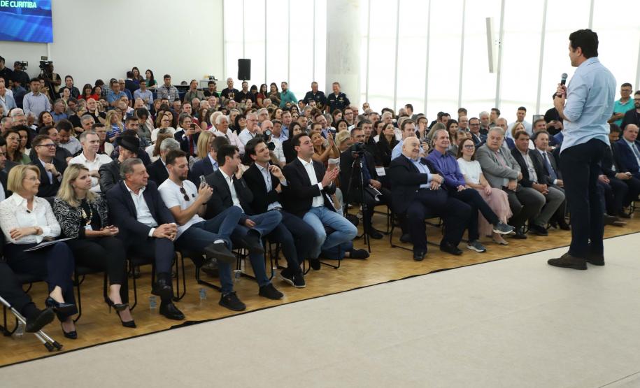 Estado e Prefeitura de Curitiba firmam convênios de R$ 181 milhões para trinário e Escola de Circo