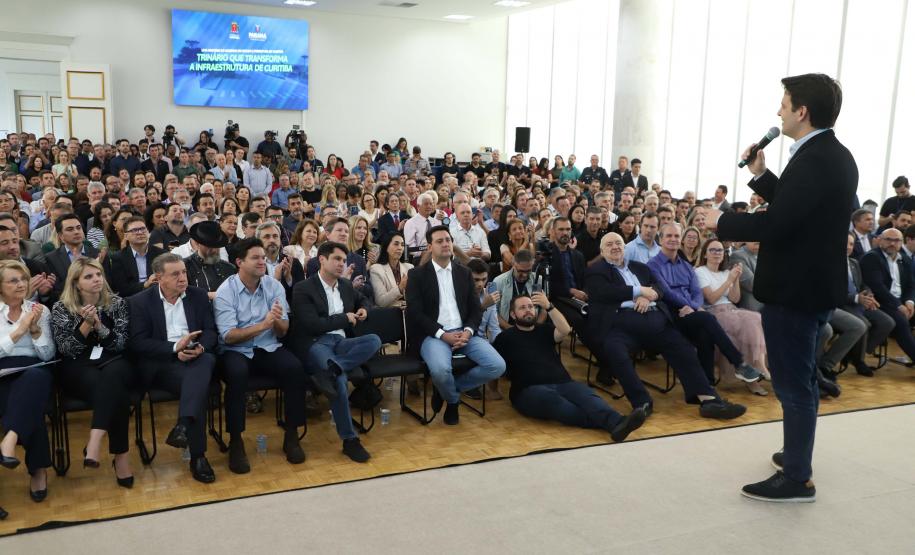 Estado e Prefeitura de Curitiba firmam convênios de R$ 181 milhões para trinário e Escola de Circo