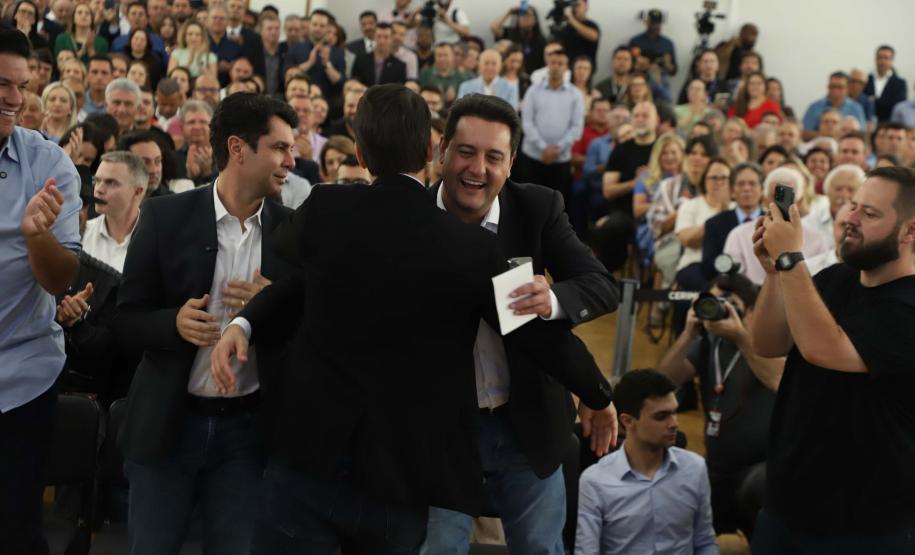 Estado e Prefeitura de Curitiba firmam convênios de R$ 181 milhões para trinário e Escola de Circo