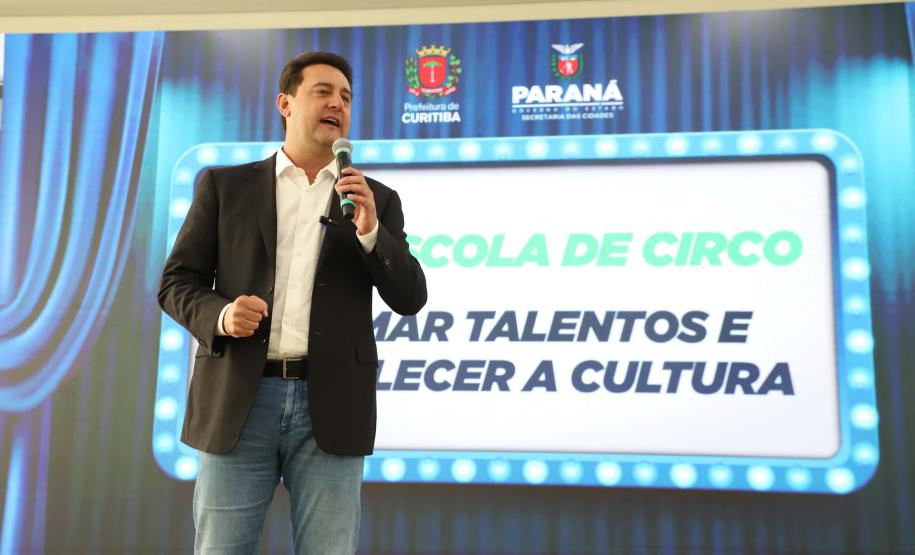 Estado e Prefeitura de Curitiba firmam convênios de R$ 181 milhões para trinário e Escola de Circo