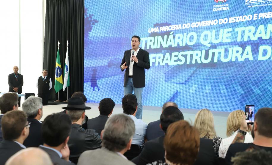 Estado e Prefeitura de Curitiba firmam convênios de R$ 181 milhões para trinário e Escola de Circo