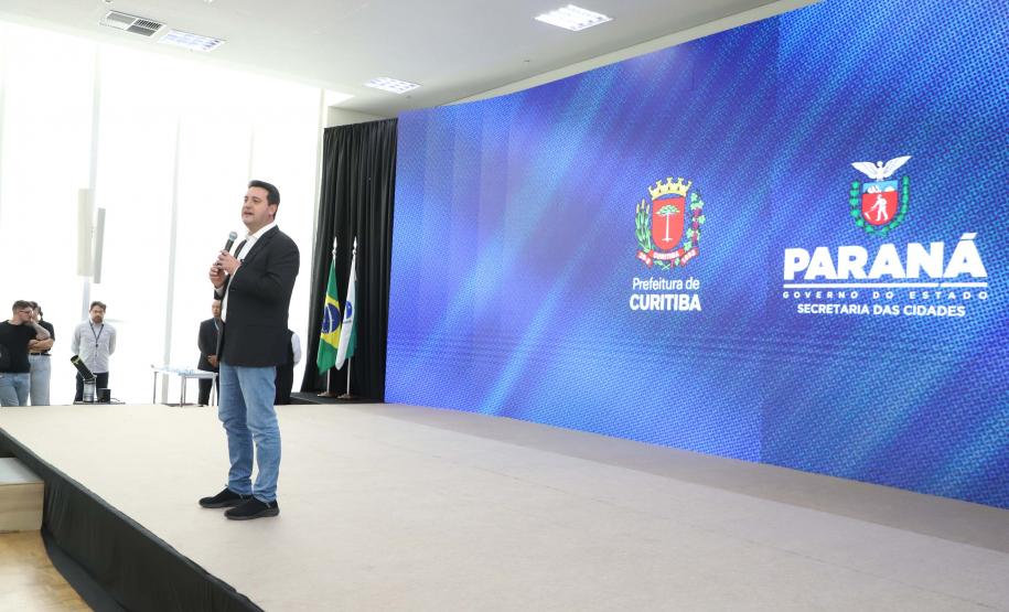 Estado e Prefeitura de Curitiba firmam convênios de R$ 181 milhões para trinário e Escola de Circo