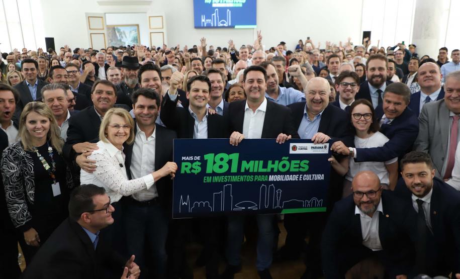 Estado e Prefeitura de Curitiba firmam convênios de R$ 181 milhões para trinário e Escola de Circo