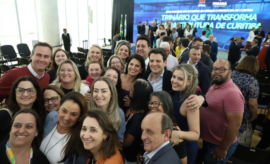 Estado e Prefeitura de Curitiba firmam convênios de R$ 181 milhões para trinário e Escola de Circo