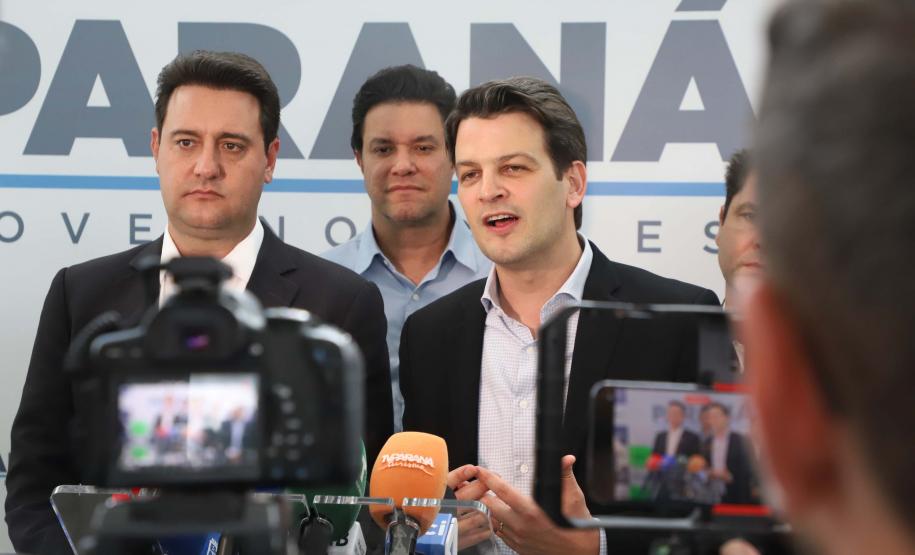 Estado e Prefeitura de Curitiba firmam convênios de R$ 181 milhões para trinário e Escola de Circo