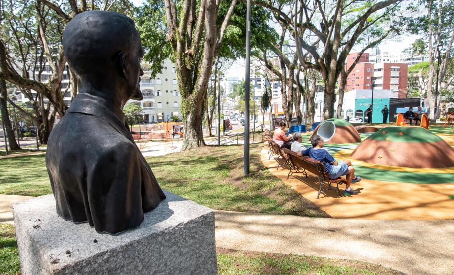 Agenda cultural tem musical do Djavan, Mozart no MON e duas novas exposições nos museus