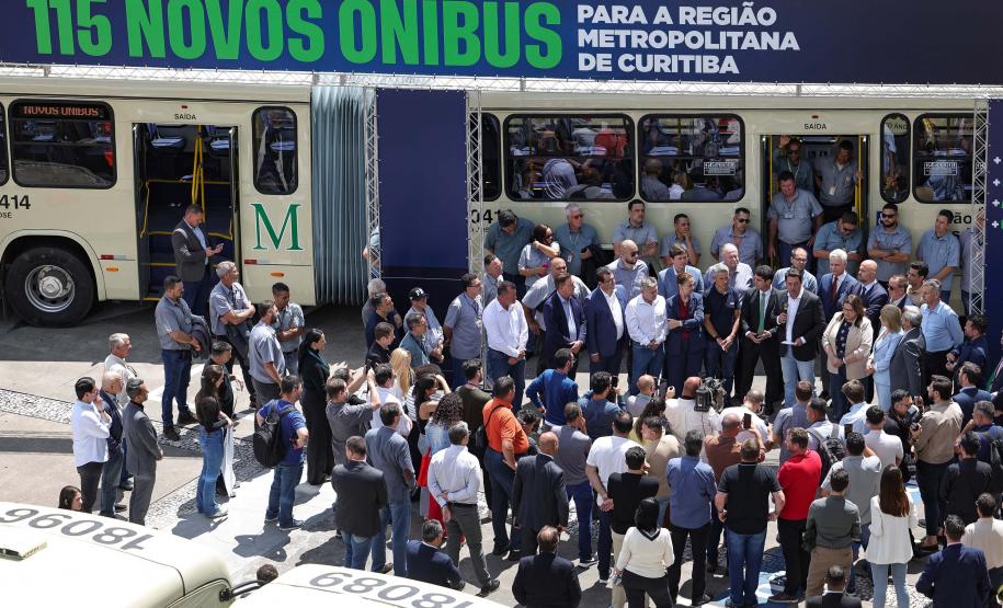 Cidades da Região Metropolitana de Curitiba ganham 115 novos ônibus para transporte coletivo