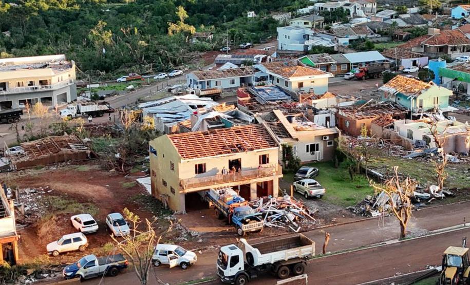 Paraná anuncia a construção emergencial de 320 casas em Rio Bonito do Iguaçu