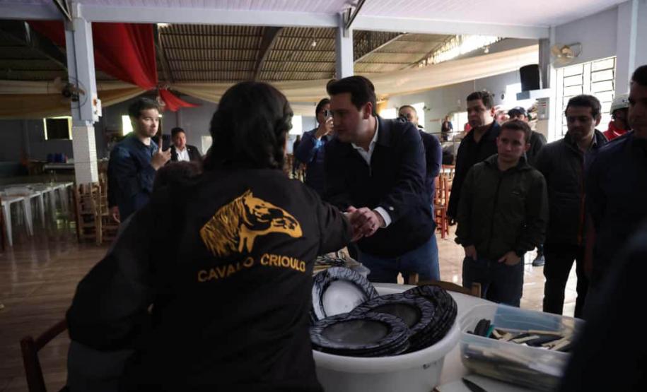 Em Rio Bonito do Iguaçu, Ratinho Junior anuncia força-tarefa para reconstrução das casas