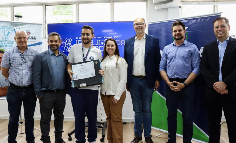 Alunos do Paraná recebem 65 medalhas da Olimpíada Nacional de Inteligência Artificial
