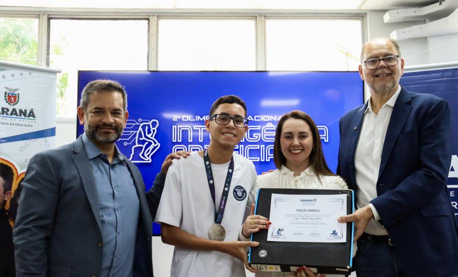 Alunos do Paraná recebem 65 medalhas da Olimpíada Nacional de Inteligência Artificial