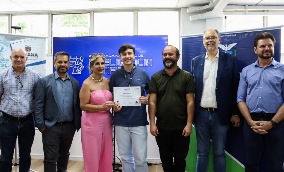 Alunos do Paraná recebem 65 medalhas da Olimpíada Nacional de Inteligência Artificial