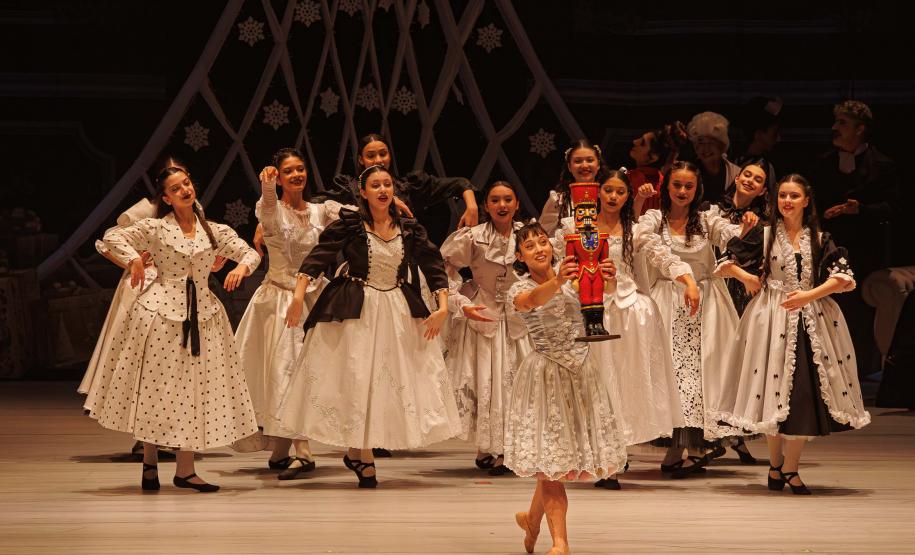 Agenda cultural tem "Quebra-Nozes", novas exposições no MIS-PR e Biblioteca cheia