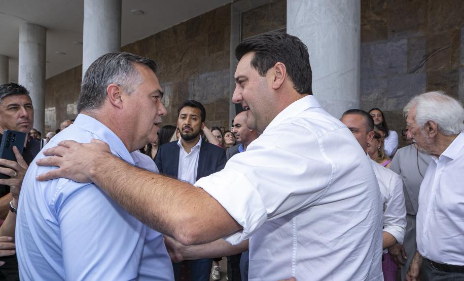 Governador entrega 150 ambulâncias com UTIs para todas as regiões do Paraná