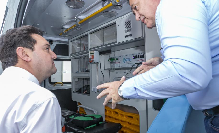 Governador entrega 150 ambulâncias com UTIs para todas as regiões do Paraná