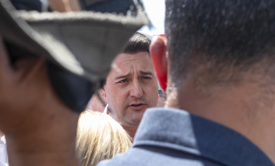 Governador entrega 150 ambulâncias com UTIs para todas as regiões do Paraná