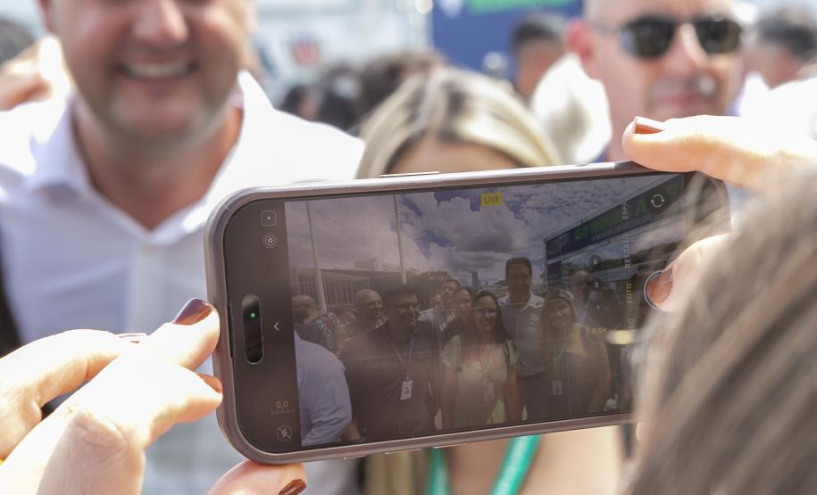 Governador entrega 150 ambulâncias com UTIs para todas as regiões do Paraná