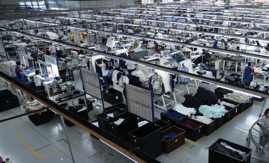 Com alta de 1,2% em 12 meses, indústria do Paraná cresce acima da média nacional