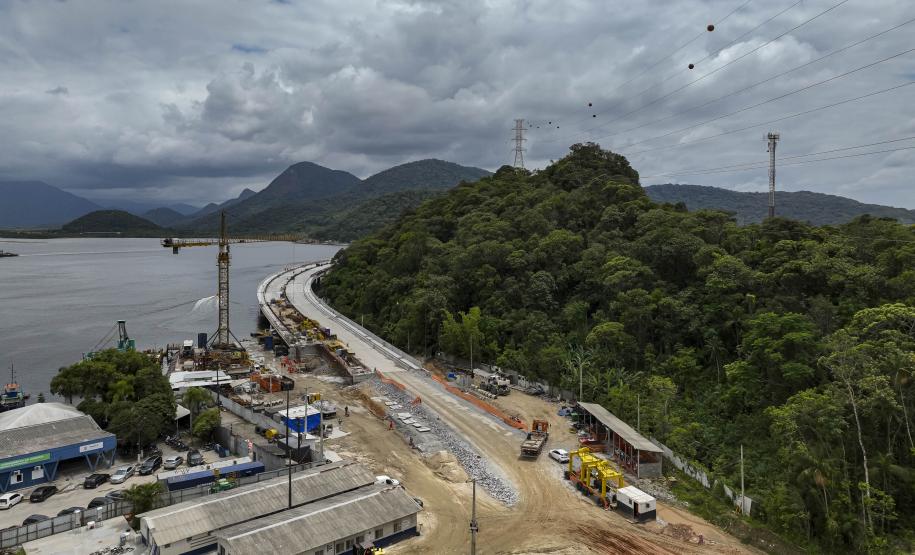 Com grande avanço no trecho estaiado, Ponte de Guaratuba chega a 85% de execução