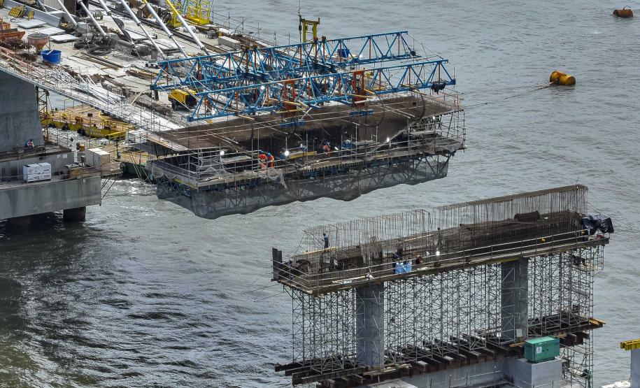 Com grande avanço no trecho estaiado, Ponte de Guaratuba chega a 85% de execução