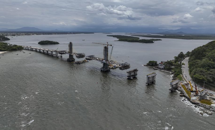 Com grande avanço no trecho estaiado, Ponte de Guaratuba chega a 85% de execução