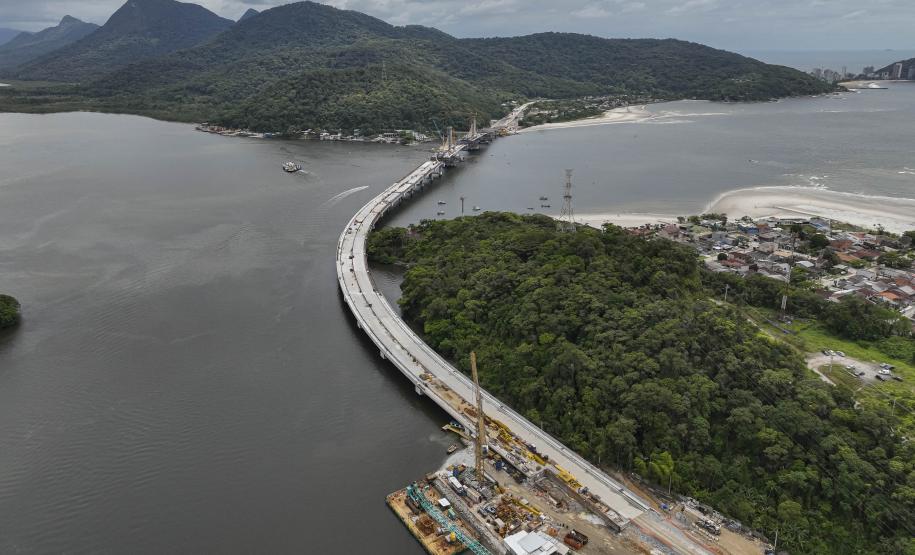 Com grande avanço no trecho estaiado, Ponte de Guaratuba chega a 85% de execução