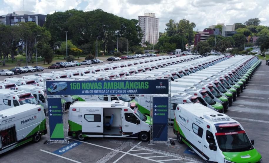 Governador entrega 150 ambulâncias com UTIs para todas as regiões do Paraná