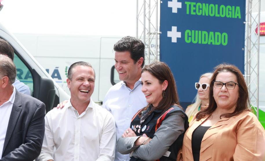 Governador entrega 150 ambulâncias com UTIs para todas as regiões do Paraná