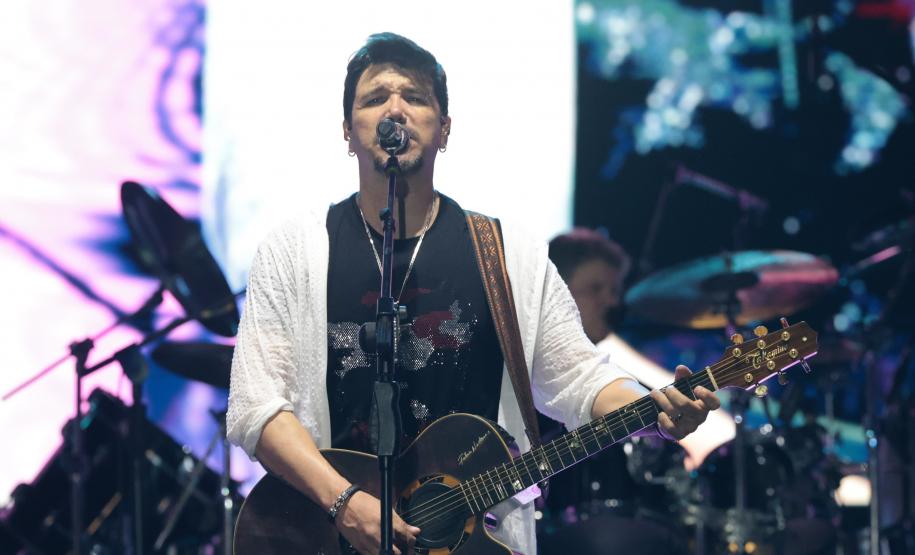 Roupa Nova mais do que dobra público de dois anos atrás no Verão Maior Paraná em Matinhos