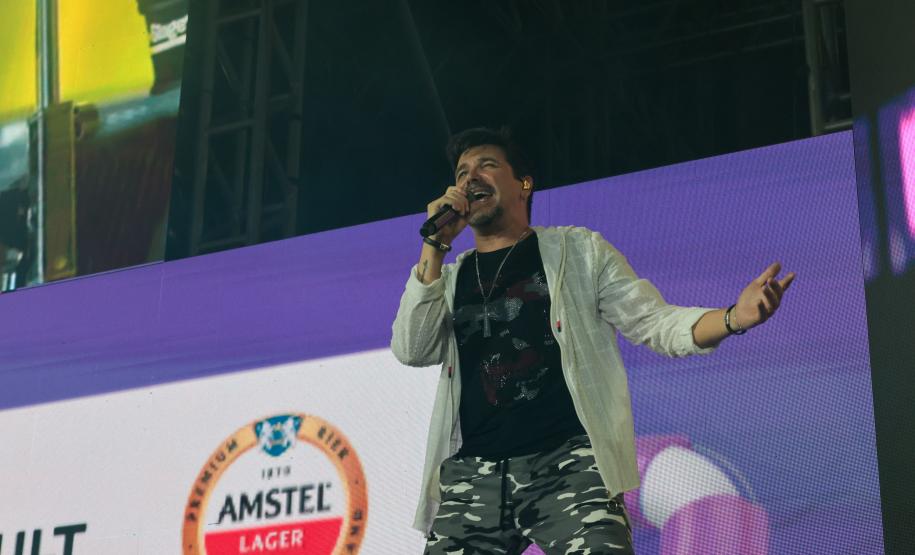 Roupa Nova mais do que dobra público de dois anos atrás no Verão Maior Paraná em Matinhos