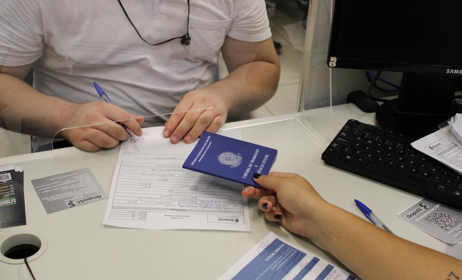 Mutirão Emprega Mais Curitiba leva mais de 2 mil vagas à CIC no dia 28 de janeiro