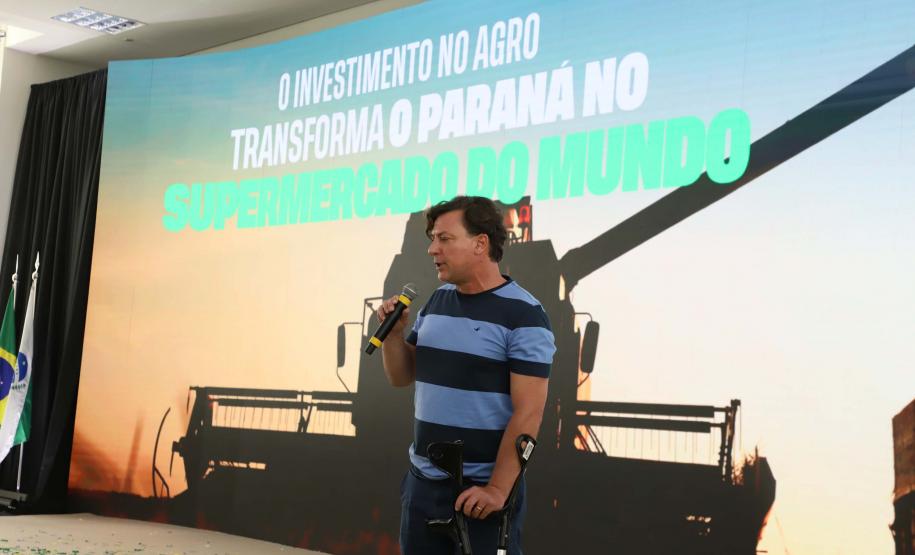 Ratinho Junior lança programas que levam energia mais potente e conectividade às propriedades rurais