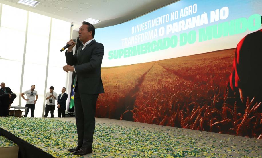 Ratinho Junior lança programas que levam energia mais potente e conectividade às propriedades rurais