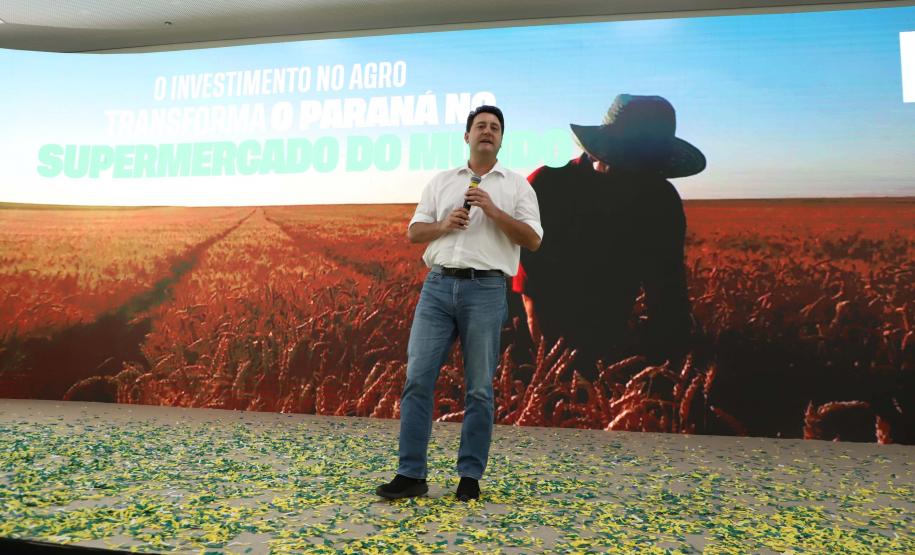 Ratinho Junior lança programas que levam energia mais potente e conectividade às propriedades rurais